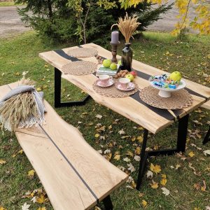 Esstisch Baumkante massiv