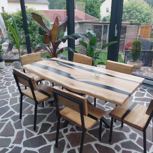 Eichen Massivholztisch mit Stühlen