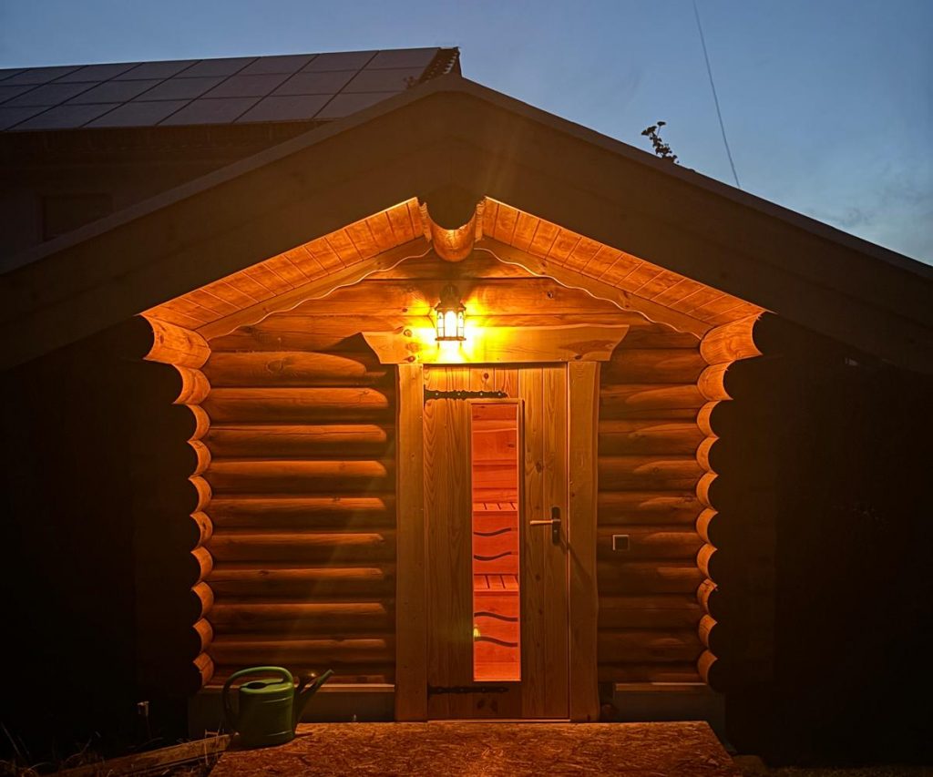 Erdsauna mit Steinsockel, Dämmung als Bausatz