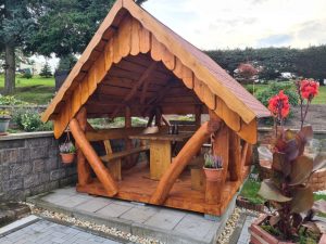 Gartenpavillon aus Holz Vorderansicht