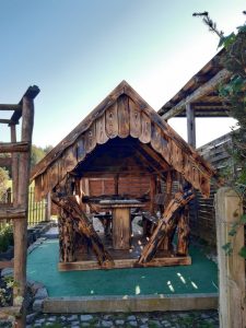 Holzpavillon rustikal klassisch