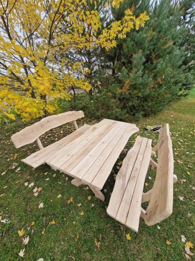 Gartenbank wetterfest aus massivem Holz: ideal für Park und Terrasse