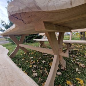 Essgruppe mit Holztisch für Garten und Balkon