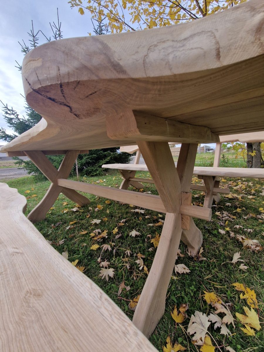 Essgruppe mit Holztisch für Garten und Balkon