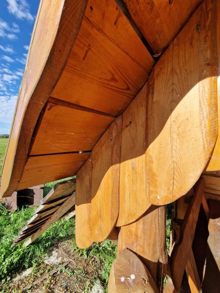Pavillon pflegen mit Holzschutzmethoden wie Ölen, Wachsen oder Imprägnieren