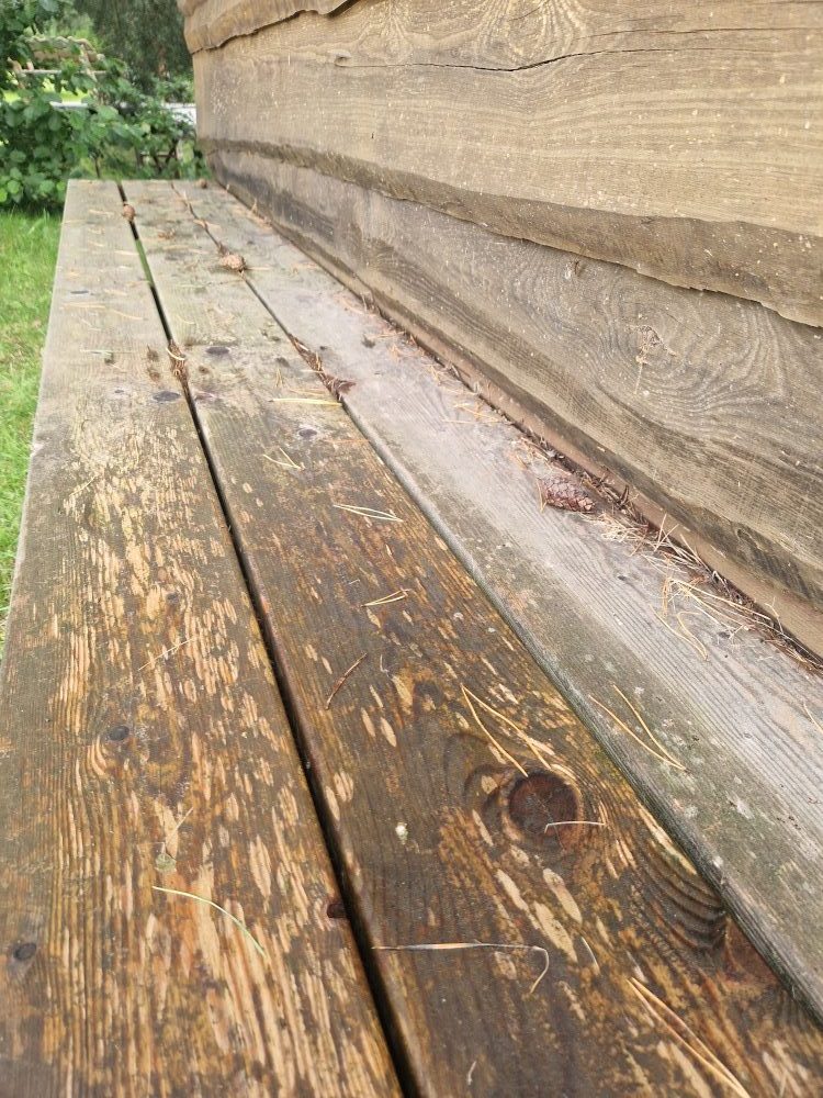 Pavillon reinigen und Holz pflegen